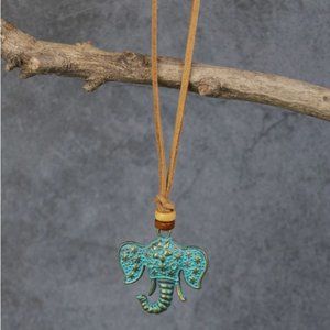 NWOT | Beautiful and Long Elephant Charm Necklace |